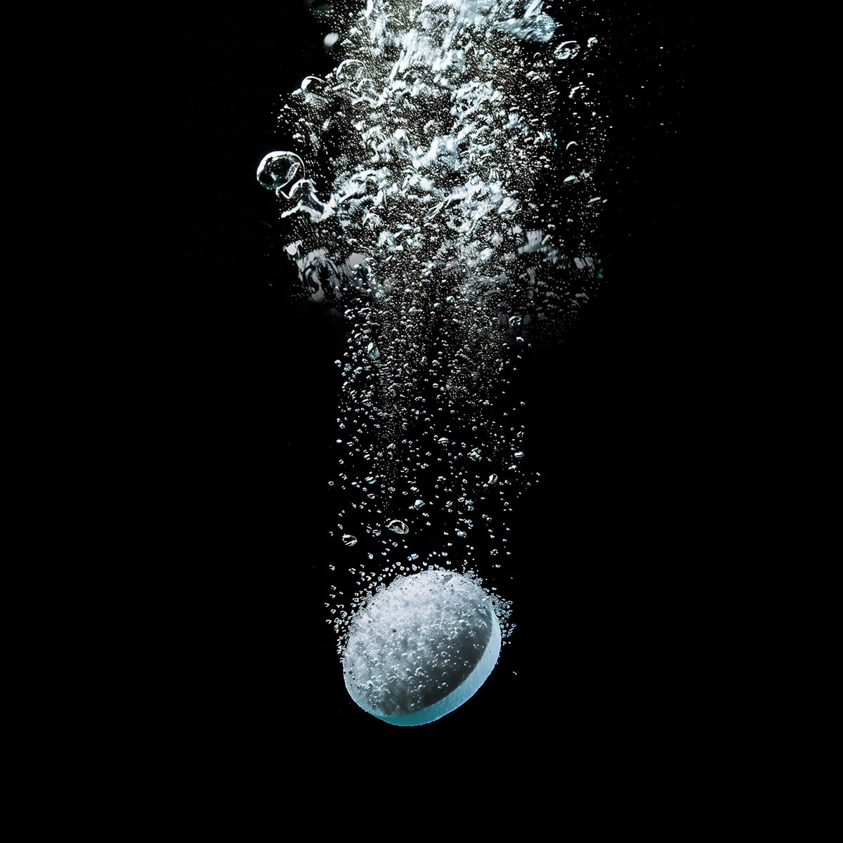 image of H2TAB dissolving in water
